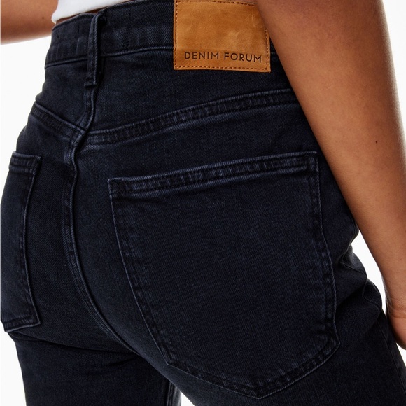 Aritzia Sz 24 26L Denim Forum
The Yoko High Rise Slim Vintage Black Casual - Picture 4 of 13